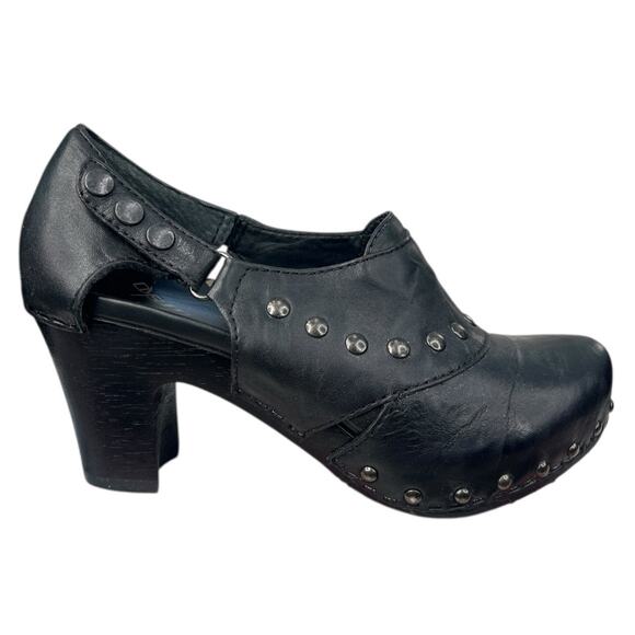 Dansko Women’s
Ryder Black Leather Studded Clogs Size 37 US 6.5/7 - Picture 1 of 11